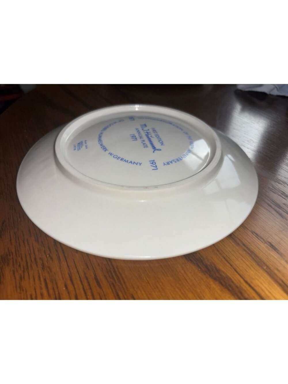 Goebel Hummel 1st Edition 1971 Heavenly Angel Plate + 1972 2nd Edition Plate - Picture 5 of 5